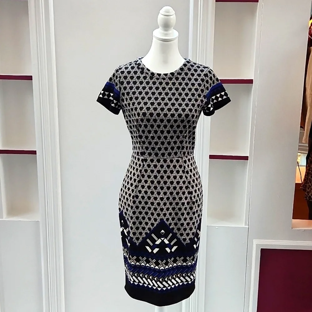 H&M Geometric Print Strechy Shift Dress - Picture 1 of 7